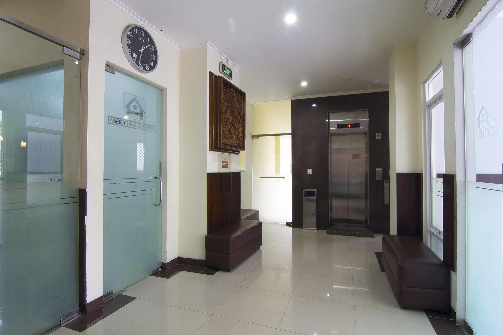 House Of Arsonia Tulip Hotel